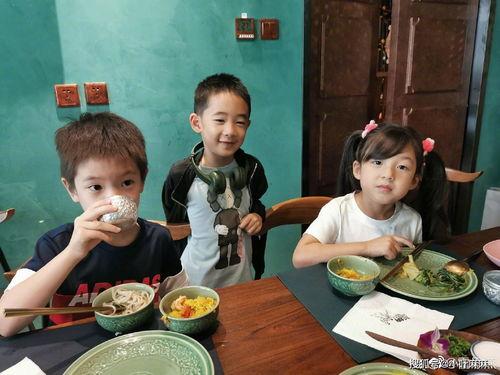 吃瓜女的带孩子视频大全,温馨搞笑视频大盘点