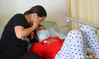 女子吃瓜摔下楼视频,意外瞬间引发网友热议